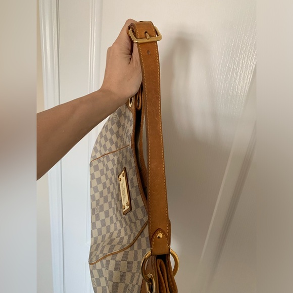 Authentic Louis Vuitton Azur Purse - Picture 9 of 16